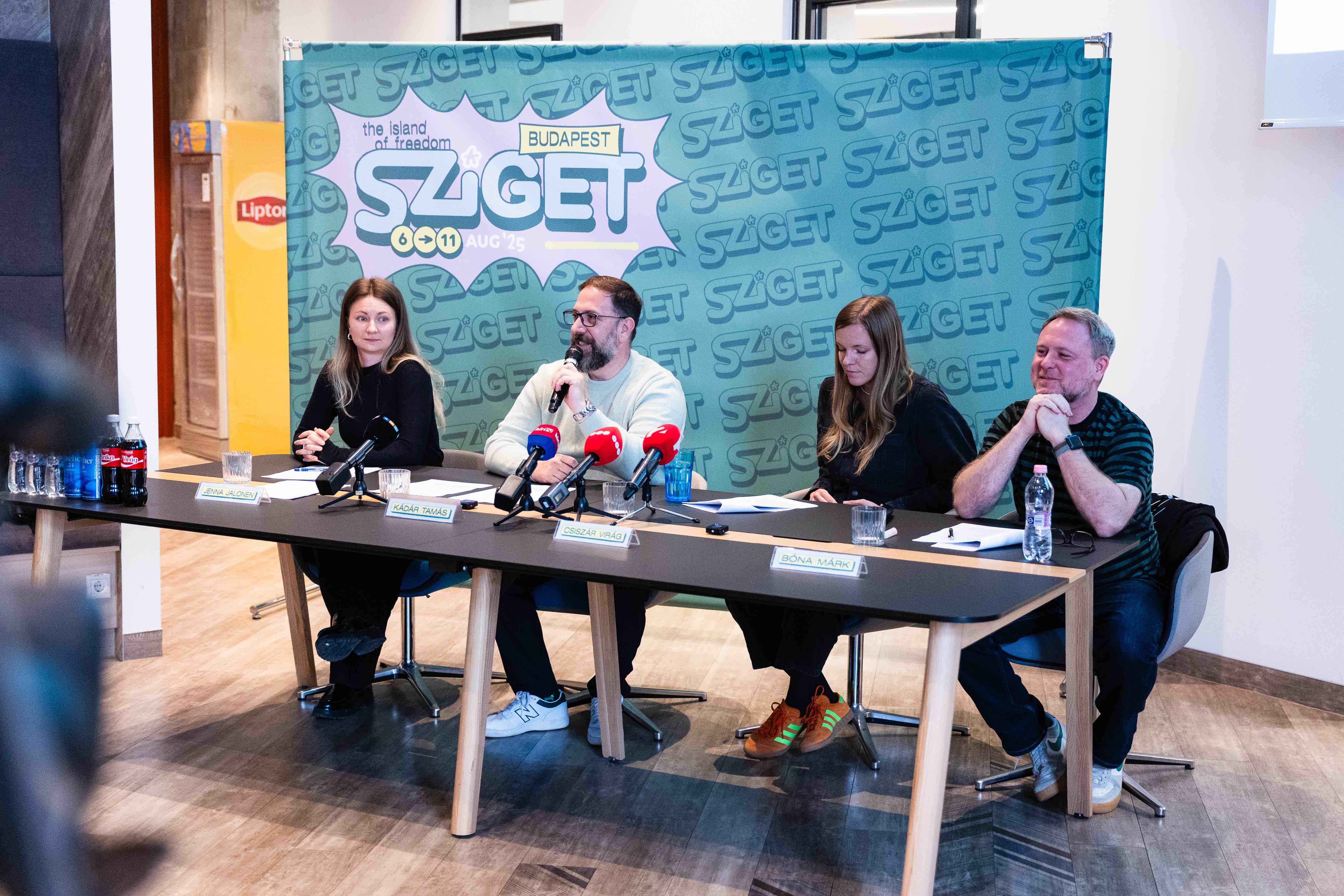 Színes madarakkal repülünk idén a Szabadság Szigetére