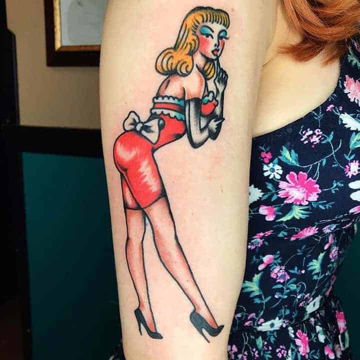 Pin-up Girl tetoválás (10)