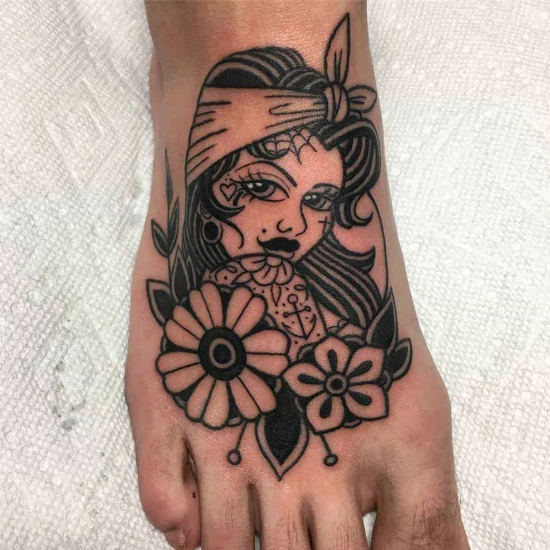 Pin-up Girl tetoválás (13)