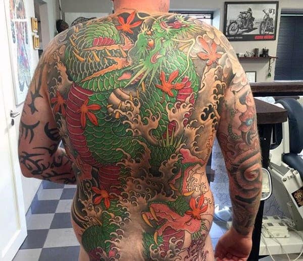 japán sákány tetoválások hátra