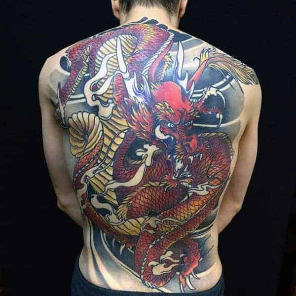 színes hát tetoválás sárkány