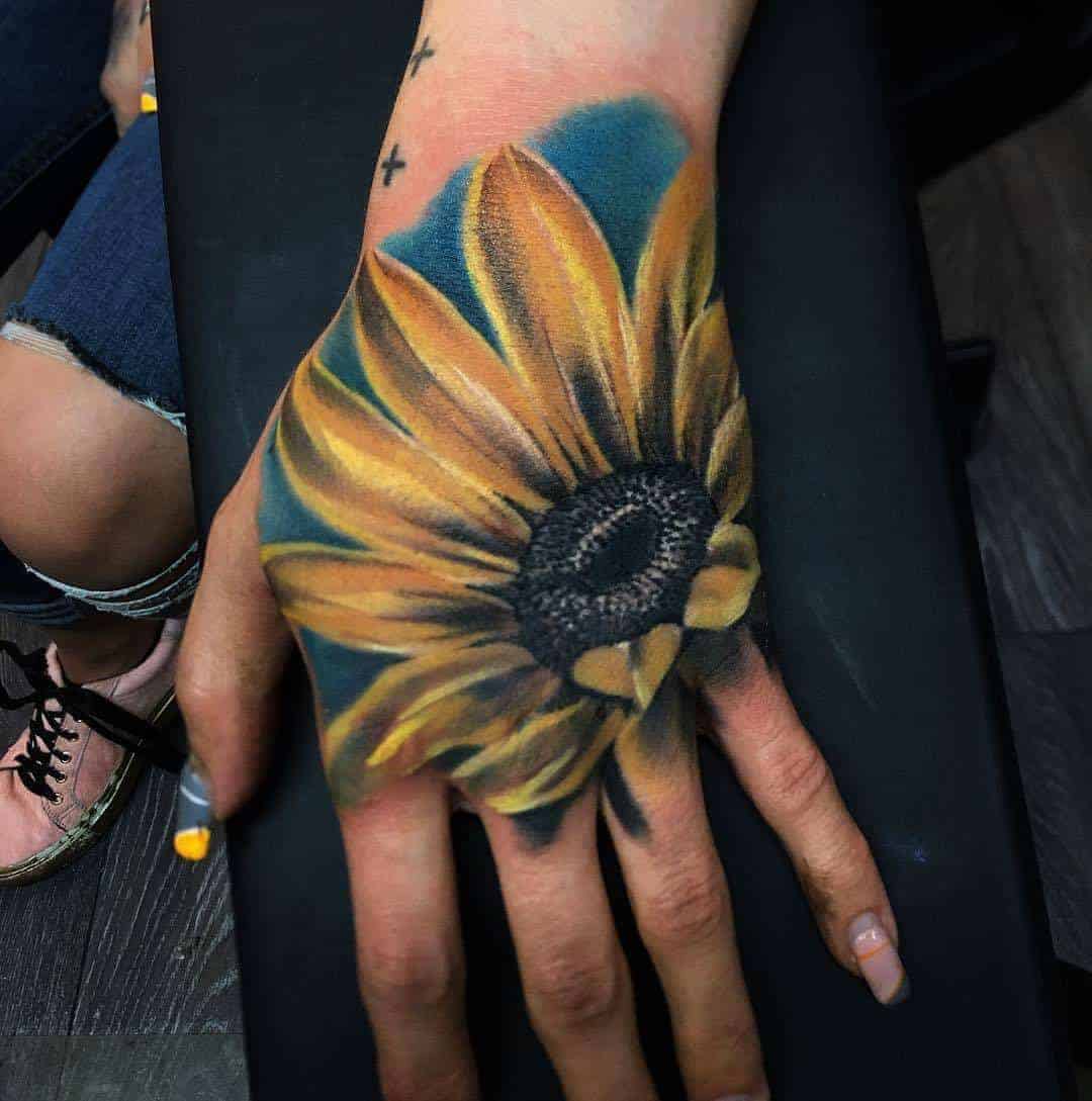tetoválások nőknek kéz