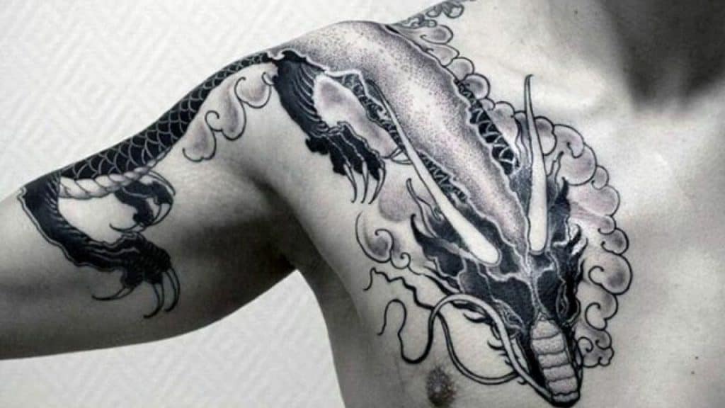 sárkány váll tetoválás