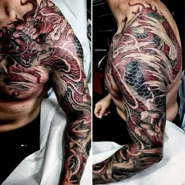 fekete és vörös sárkány tetoválás