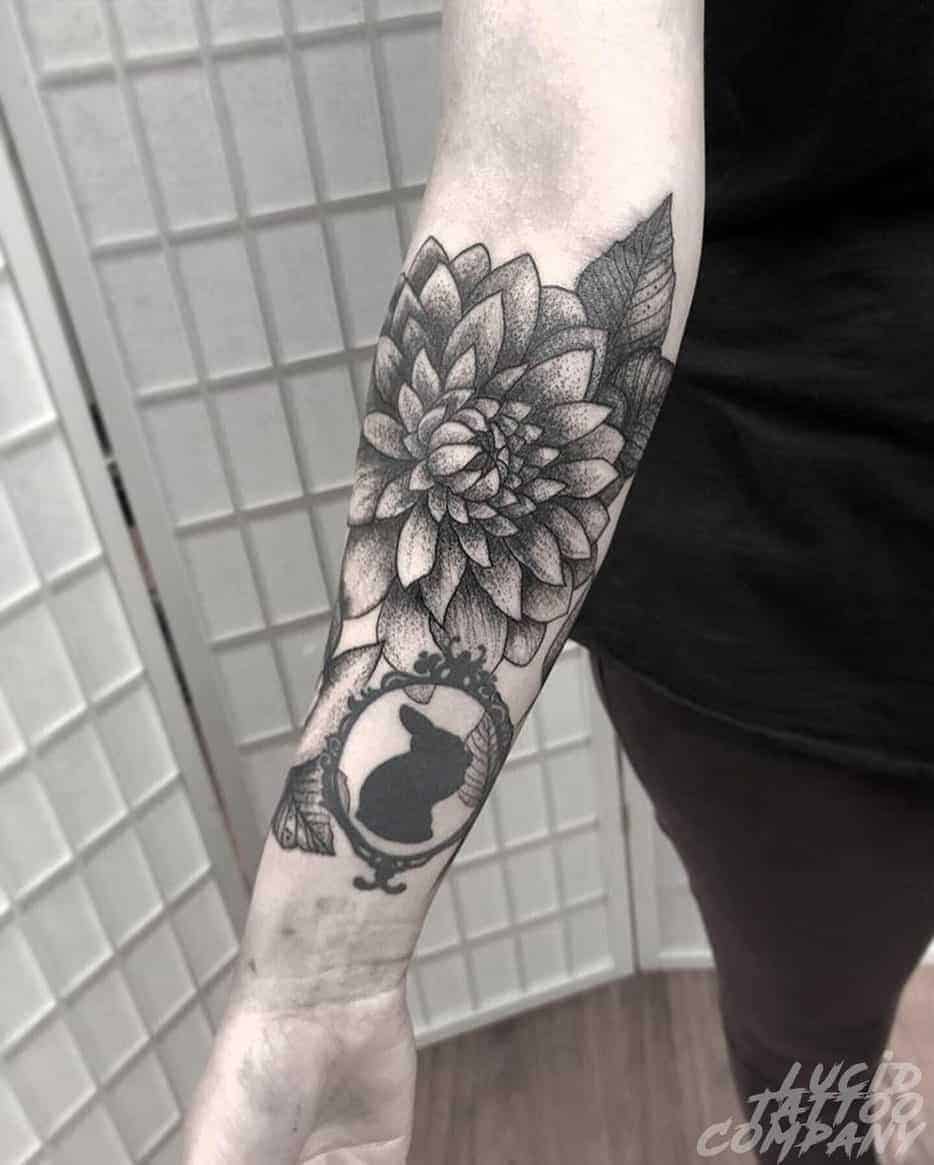 ótuszvirág tetoválás alkarra