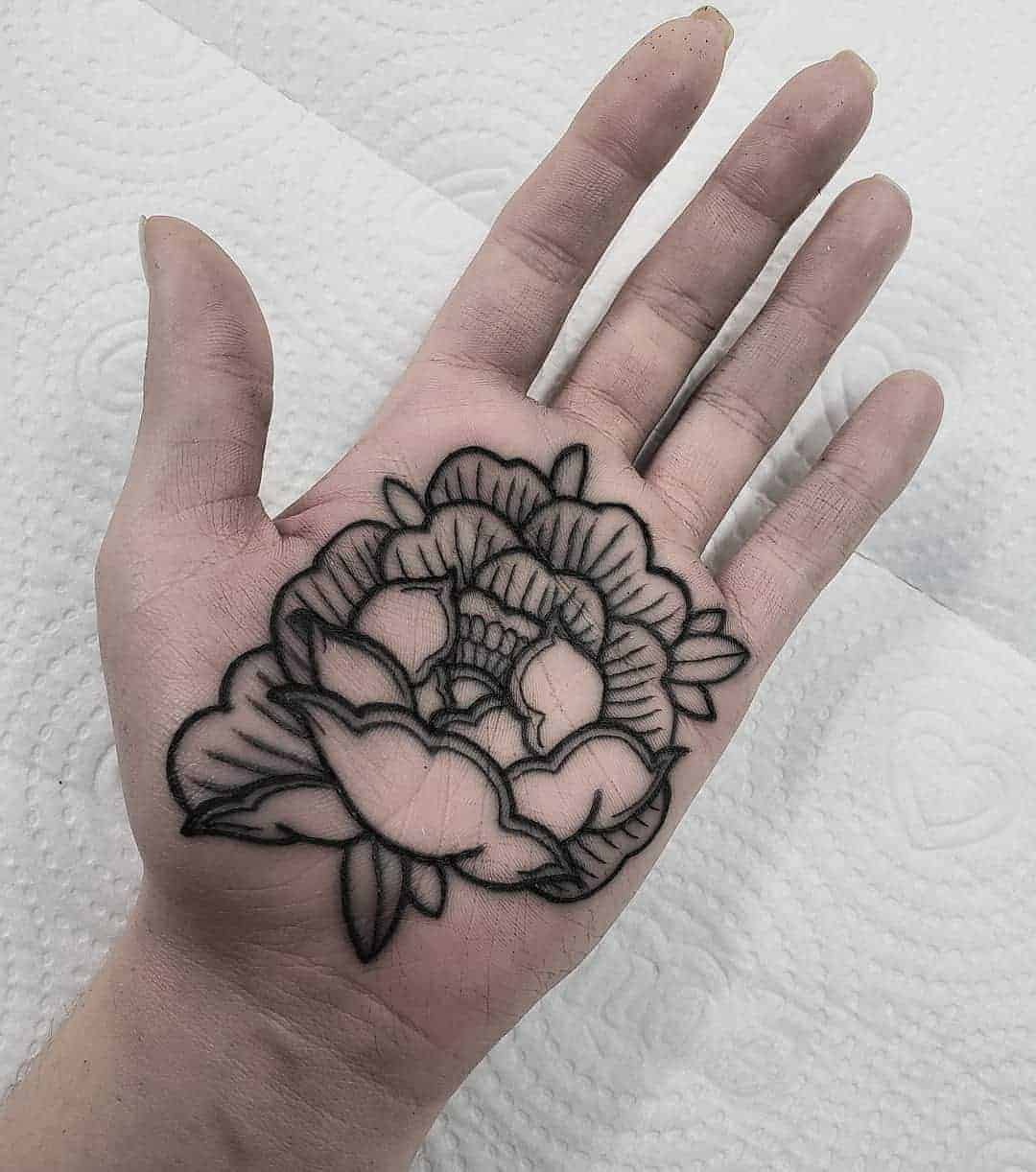 virág tenyér tetoválás