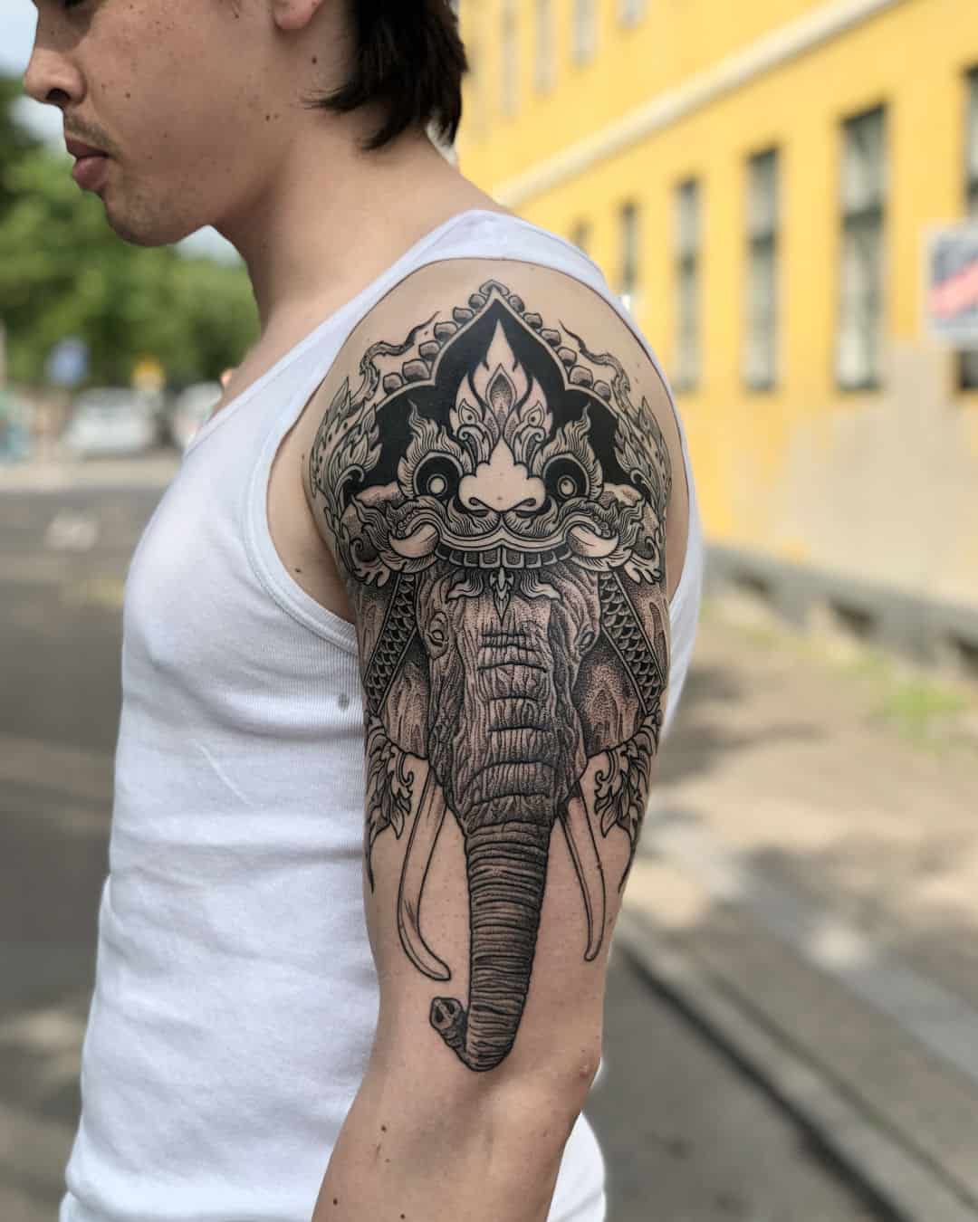 Törzsi elefánt tetoválás