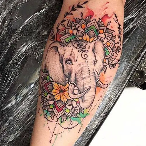 elefánt tetoválás virágokkal