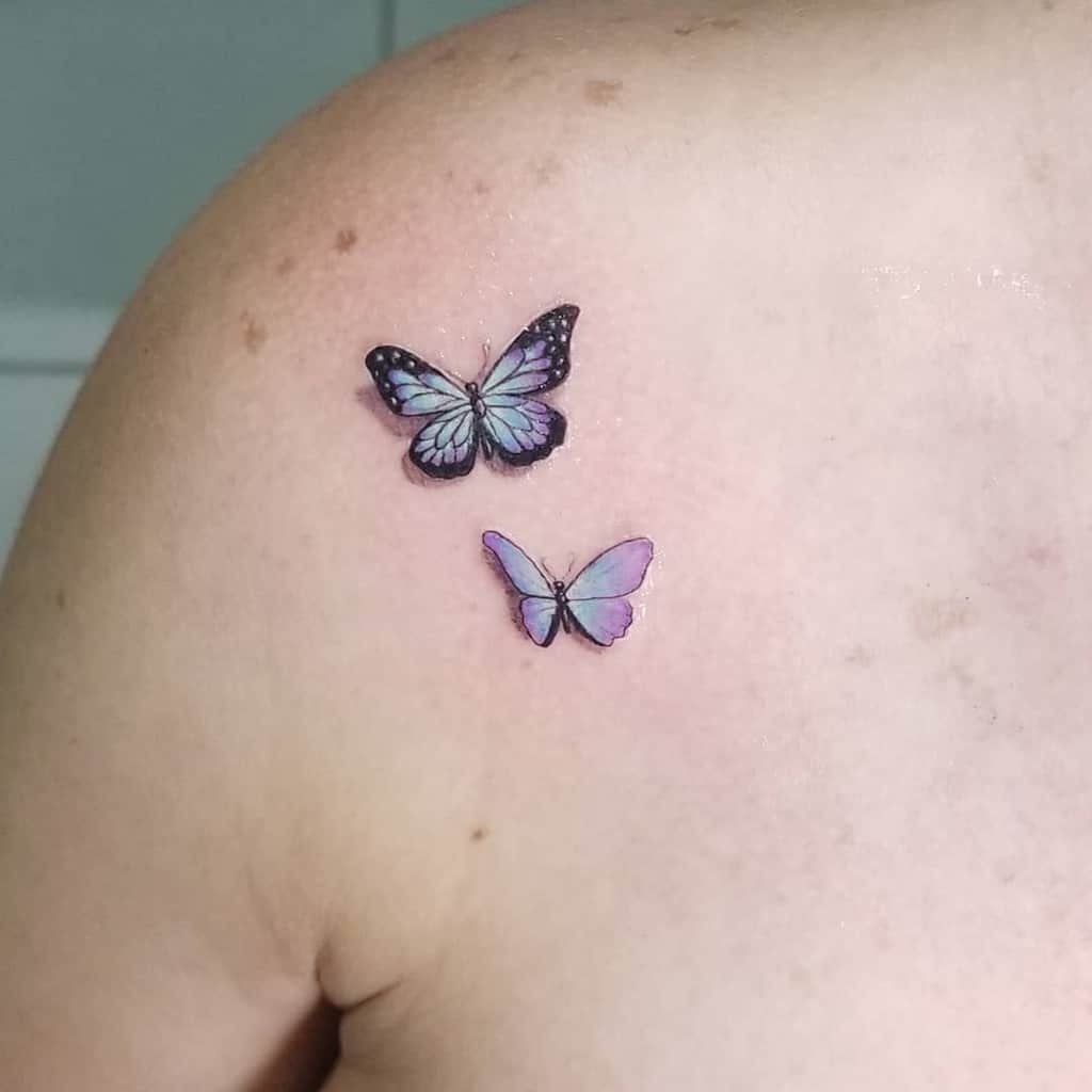 kicsi pillangó tetoválás