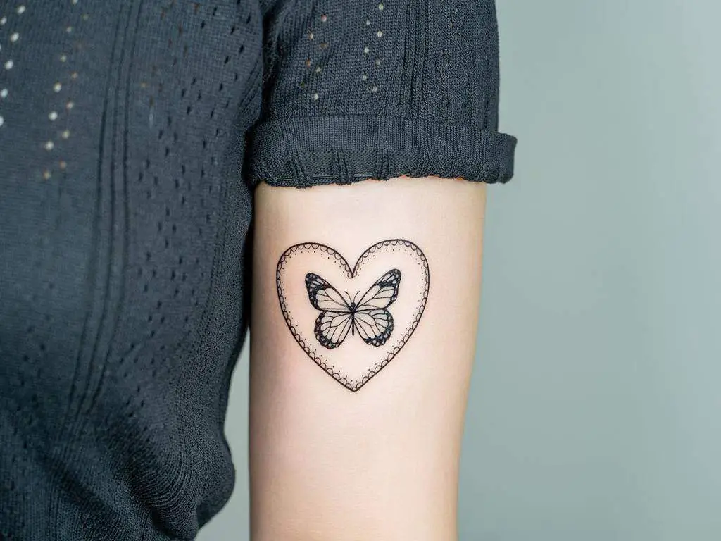 kicsi szív tetoválás