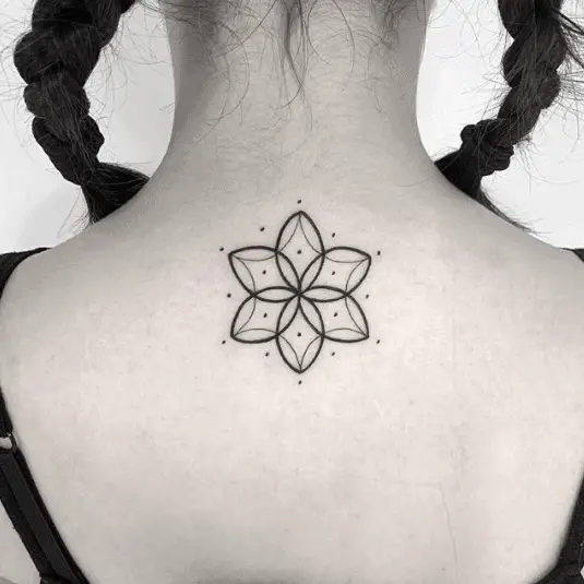 Lótusz virág tetoválás