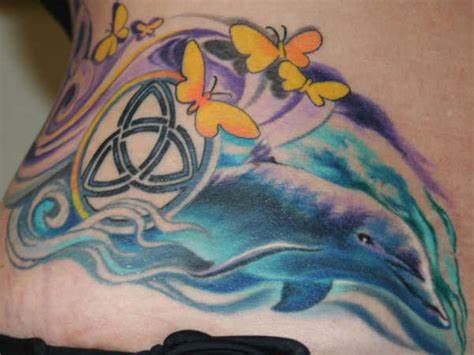 delfin pillangó tattoo