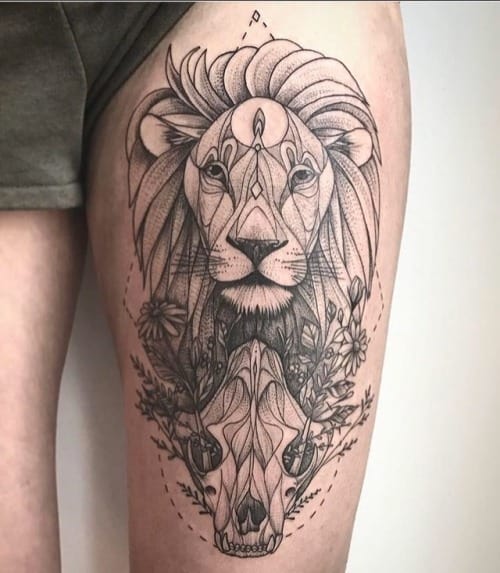női oroszlán tetoválás