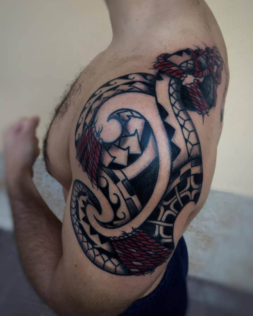 Pikorua maori tetoválás