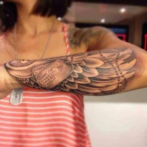 Egész alkaros tetoválás nőknek