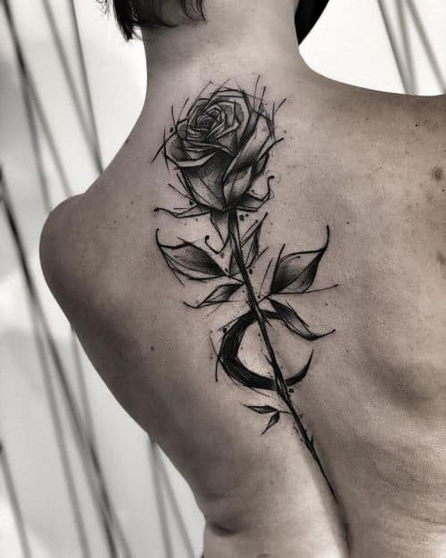 rózsa hát tetoválás
