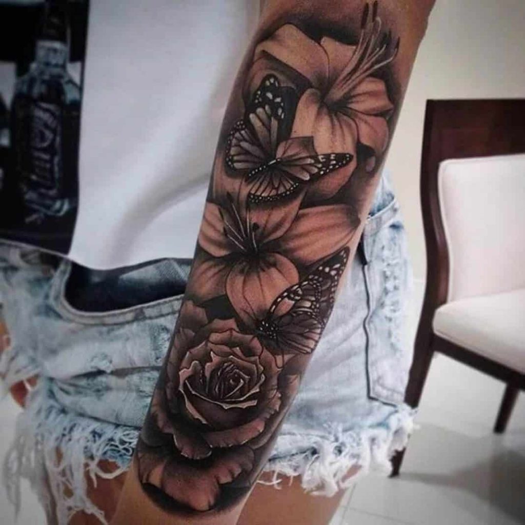Hibiszkusz virág tetoválás