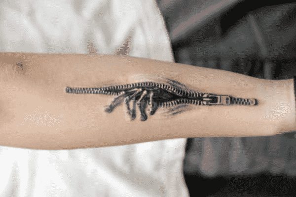 Alkar cipzár tattoo
