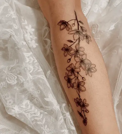 cseresznyevirág alkar tetoválás
